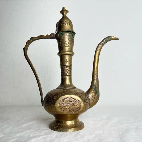 Vintage Solid Brass Teapot Genie Lamp Pitcher Made in India Ornate Etched Floral - Picture 12 of 15